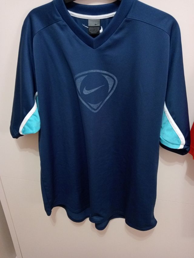 Camiseta Nike xl y Polo rojo artengo L