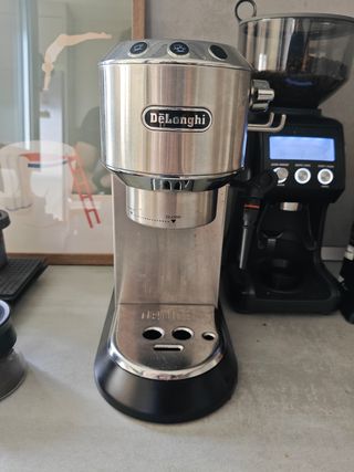 Cafetera DeLonghi Dedica