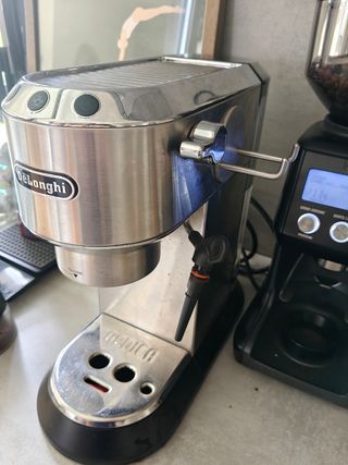 Cafetera DeLonghi Dedica