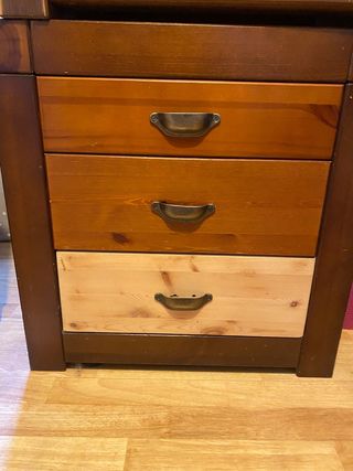 Mesitas de noche de madera maciza