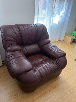 lote de dos sillones de piel marrón