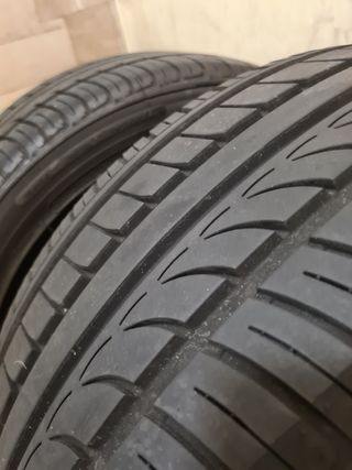 2 Neumáticos 235/45 R18
Practicamente nuevas