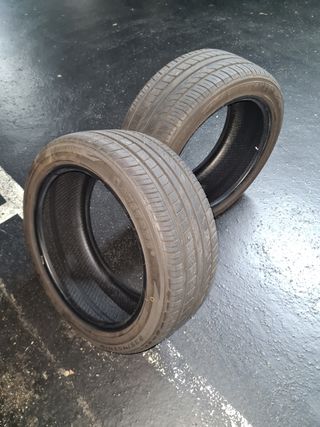 2 Neumáticos 235/45 R18
Practicamente nuevas