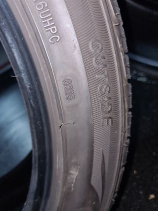 2 Neumáticos 235/45 R18
Practicamente nuevas
