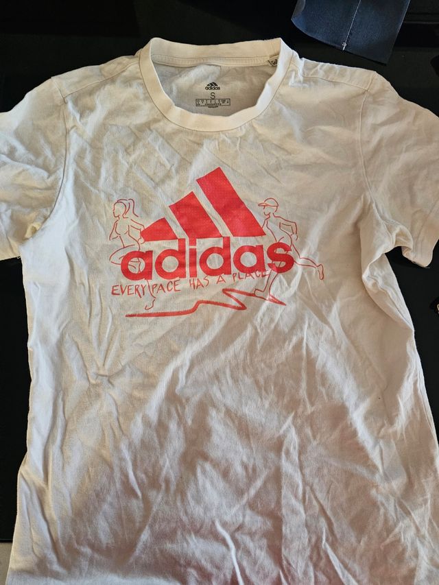 Camiseta Adidas Talla S
8 a 9 años