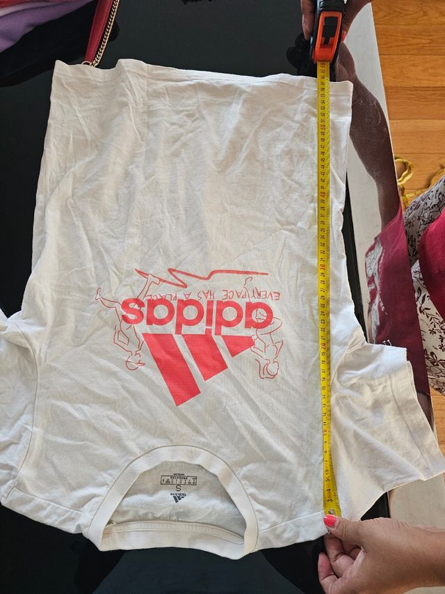 Camiseta Adidas Talla S
8 a 9 años