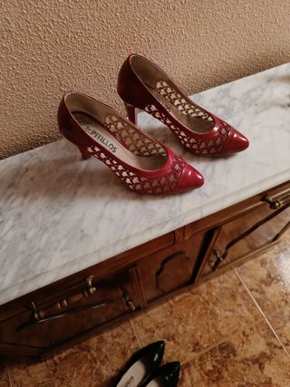 Zapatos Pitillos rojos talla 37