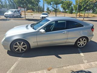 Mercedes-Benz Clase C 2003