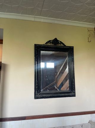 Espejo Antiguo Negro con Marco Decorativo