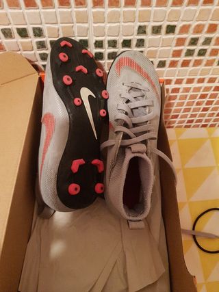 Zapatilla Deportiva Nike Gris