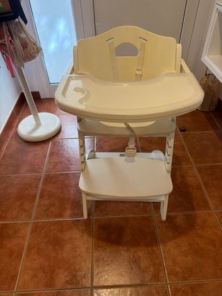 Trona de madera para bebé