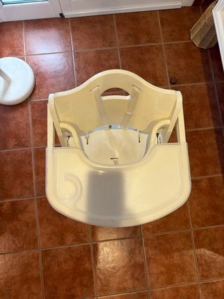 Trona de madera para bebé