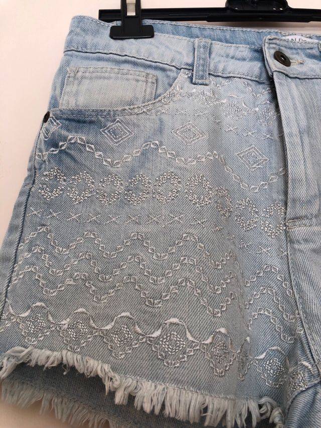 Shorts jeans donna con ricamo