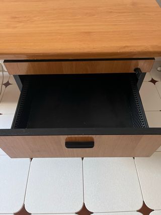 Mesa de despacho madera y sillón de regalo