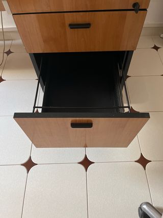 Mesa de despacho madera y sillón de regalo