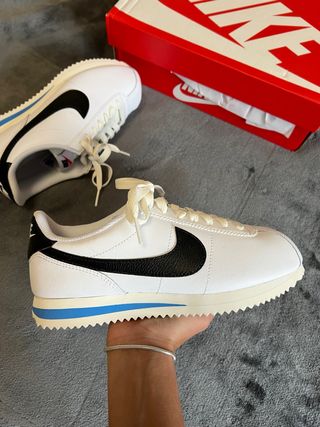 Nike Cortez Blancas y Negras 36.5