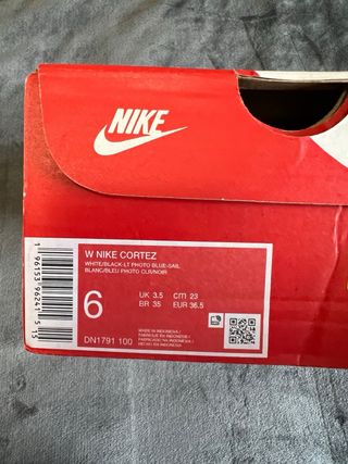 Nike Cortez Blancas y Negras 36.5