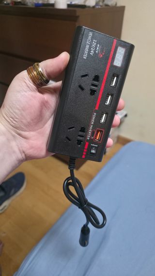 Inversor Corriente Coche 12V/24V a 110v/220v- 200W