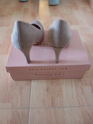 Zapatos de tacón PICCOLA PIU beige
