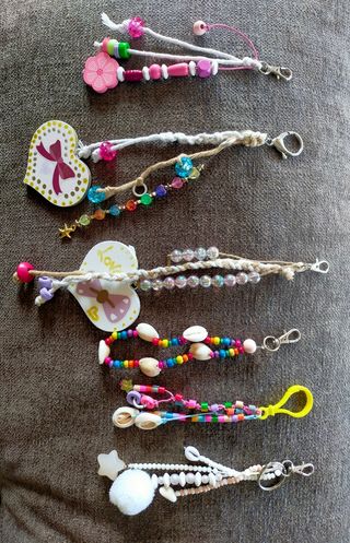 Dijes, llaveros y colgantes para Bolsos y Mochilas