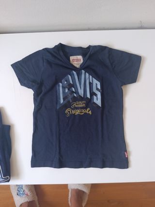 Ropa de marca de niño