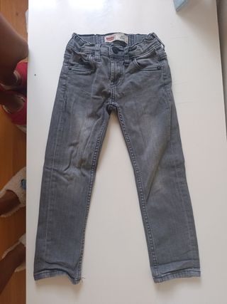 Ropa de marca de niño