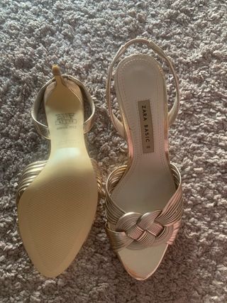 Sandalias Zara Doradas Talla 36