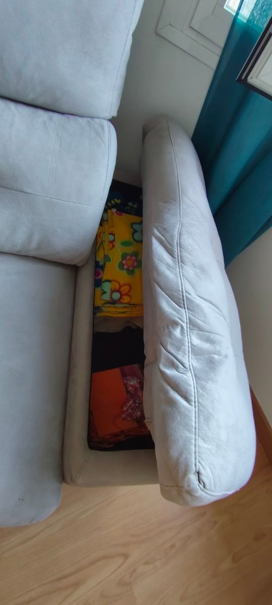 SOFA GRAN TAMAÑO Y CONFORT