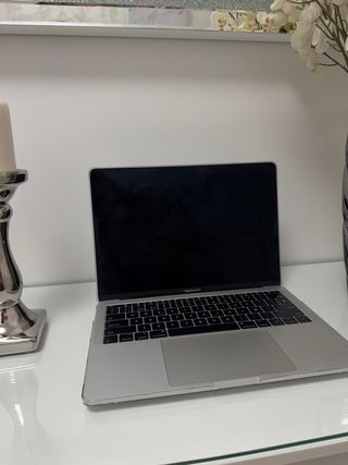 MacBook Pro 13” 
Plata 