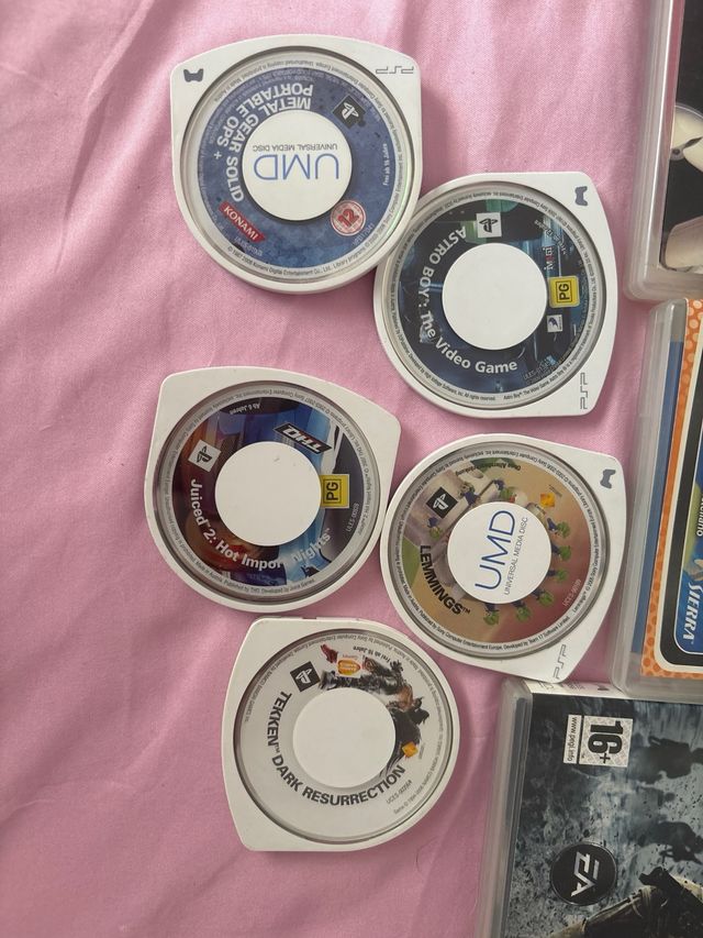 Confezione da 5 cover per PSP e 5 UMD
