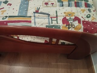 Cama con cabecero y piecero
de 90X180 