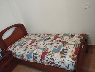Cama con cabecero y piecero
de 90X180 