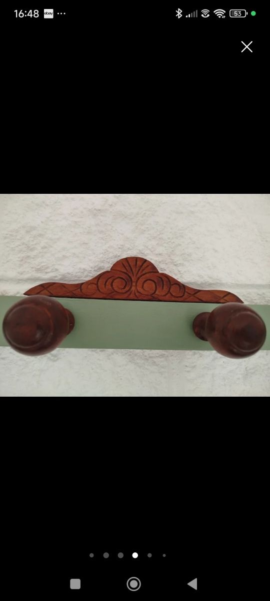 Cómoda de madera con espejo