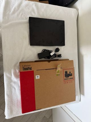 Portátil Lenovo ThinkPad E14 Gen 7
