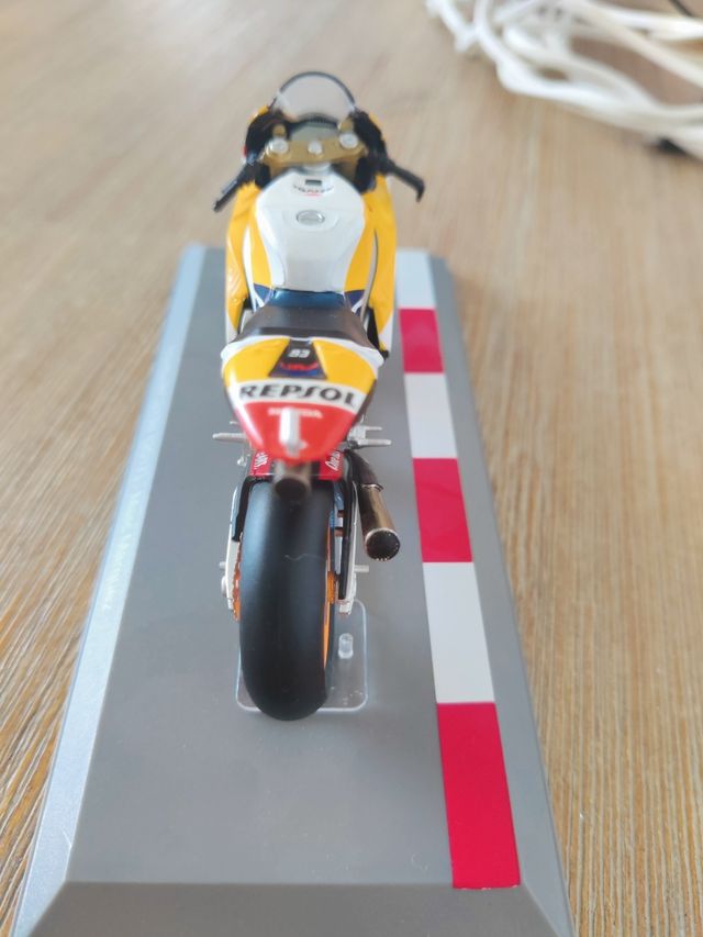 Honda RC213V 2017 Marc Márquez 1/18
