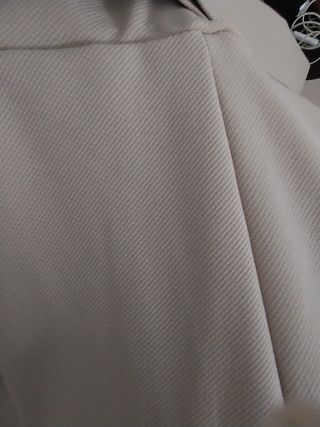 Pantalón culotte beige con cinturón