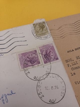 Buste vintage con francobolli Siracusana