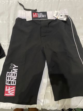 Pantalón boxeo FEEL THE ENEMY negro/blanco