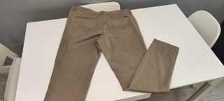 Pantalón chino Jack & Jones marrón. Talla 36 x 34
