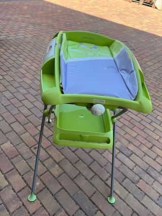 Cambiador de bebé portátil verde