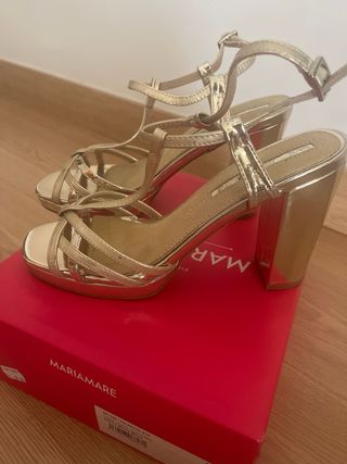 Zapatos de tacón MARIAMARE dorados talla 41