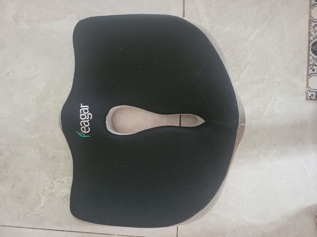 Cojín Coxis Yeagar Beige y Negro