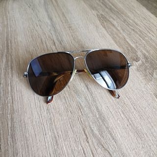 Gafas de sol Persol estilo aviador – con funda
