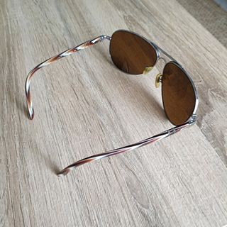 Gafas de sol Persol estilo aviador – con funda