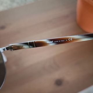 Gafas de sol Persol estilo aviador – con funda
