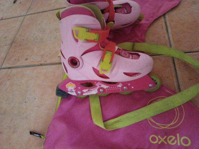 Se regalan Patines en línea Oxelo rosas 30/32