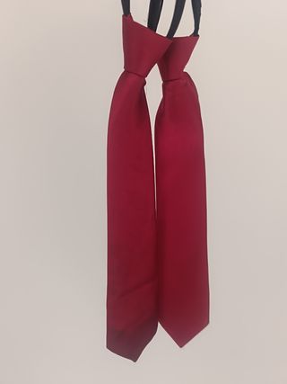 Dos Corbatas Rojas