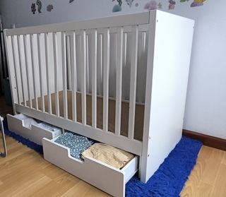 Cuna con colchón nuevo