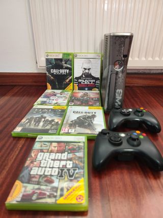 Console Xbox 360 + 5 giochi + 2 controller