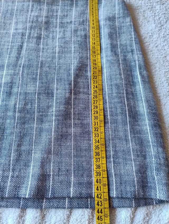 Minifalda azul con rayas blancas